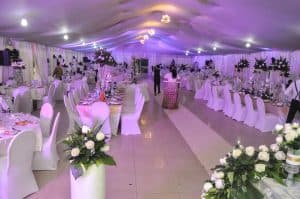 5 Conseils pour Organiser un Mariage Inoubliable dans un Chapiteau